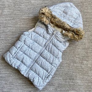 Gap Kids faux fur hooded zip up puffy vest XS 4/5